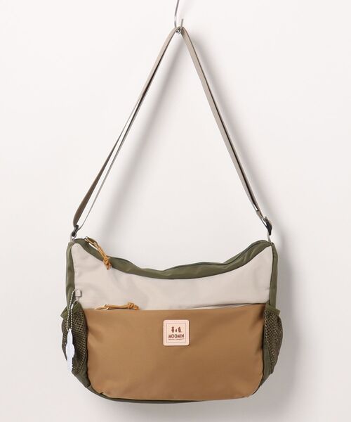 UP START(アップスタート)の「ムーミン ミイ スナフキン ロゴ はっ水加工 大容量 ショルダー バッグ(ショルダーバッグ・レディース・グリーン/レッド/ブラック/グレー・FREE)」の3枚目の写真