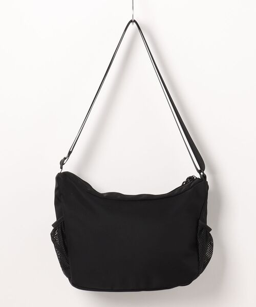 UP START(アップスタート)の「ムーミン ミイ スナフキン ロゴ はっ水加工 大容量 ショルダー バッグ(ショルダーバッグ・レディース・グリーン/レッド/ブラック/グレー・FREE)」の5枚目の写真