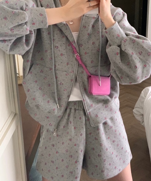 LAC-VERT（ラック・ヴェール）の「小花柄セットアップ（セットアップ・レディース・ベージュ/グレー・L/M）」の10枚目の写真