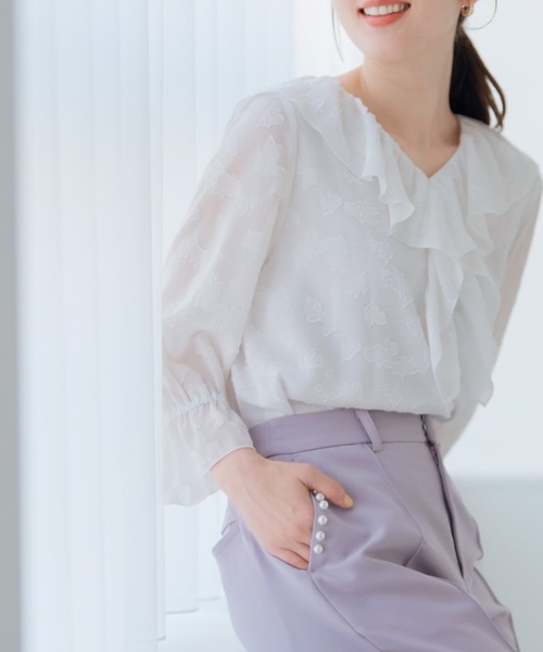 MISCH MASCH(ミッシュマッシュ)の「ラメジャガードフリルブラウス(シャツ/ブラウス・レディース・ブルー/グリーン/ホワイト・フリ-)」の3枚目の写真