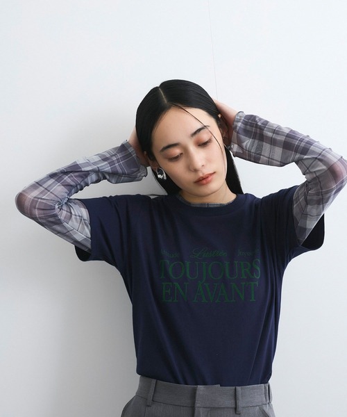 VIS(ビス)の「コンパクトフロッキープリントロゴTシャツ(Tシャツ/カットソー・レディース・ホワイト/ネイビー/イエロー・FREE)」の5枚目の写真