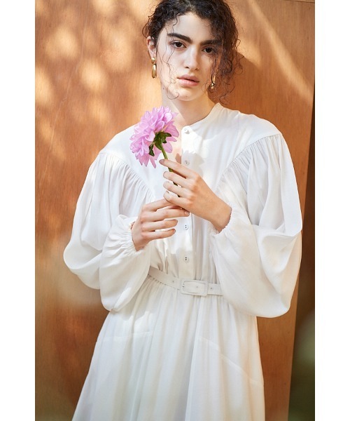 Estella.K(エステラケー)の「Jasmine Dress ディフォメーションドルマンスリーブドレス(ワンピース・レディース・ライトブルー/ネイビー/ホワイト・FREE)」の21枚目の写真