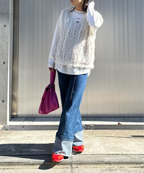 mi via loca（ミヴィアロカ）の「【2way！】　Vネック/深Uネック フリンジシャギーレース ベスト（ベスト・レディース・ブラック/アイボリー・FREE）」の18枚目の写真