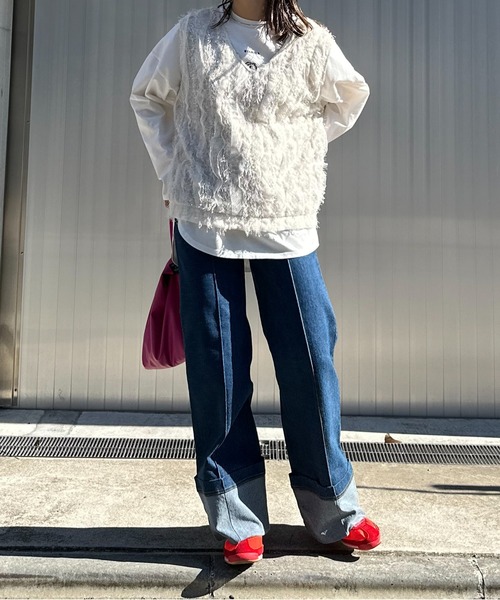 mi via loca（ミヴィアロカ）の「【2way！】　Vネック/深Uネック フリンジシャギーレース ベスト（ベスト・レディース・ブラック/アイボリー・FREE）」の15枚目の写真