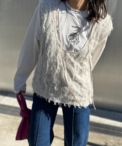 mi via loca（ミヴィアロカ）の「【2way！】　Vネック/深Uネック フリンジシャギーレース ベスト（ベスト・レディース・ブラック/アイボリー・FREE）」の5枚目の写真