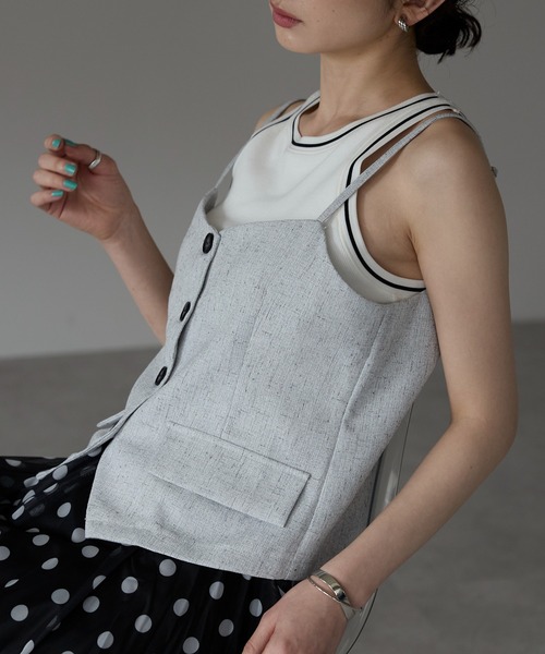 each（イーチ）の「【セットアップ可能】リネンライクフロントボタンキャミビスチェ（キャミソール・レディース・グレー/アイボリー・FREE）」の3枚目の写真