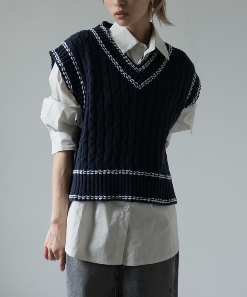 Ulysses（ユリシス）の「ステッチケーブルニットベスト（ベスト・レディース・ネイビー/グレー・F）」の7枚目の写真