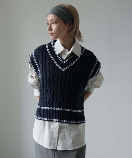 Ulysses（ユリシス）の「ステッチケーブルニットベスト（ベスト・レディース・ネイビー/グレー・F）」の8枚目の写真