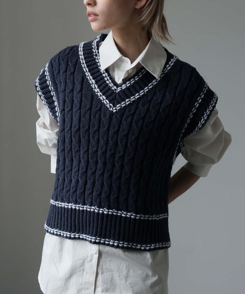 Ulysses（ユリシス）の「ステッチケーブルニットベスト（ベスト・レディース・ネイビー/グレー・F）」の9枚目の写真