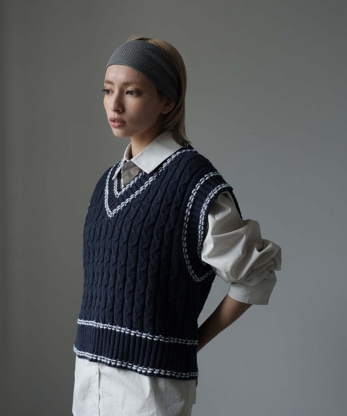 Ulysses（ユリシス）の「ステッチケーブルニットベスト（ベスト・レディース・ネイビー/グレー・F）」の10枚目の写真
