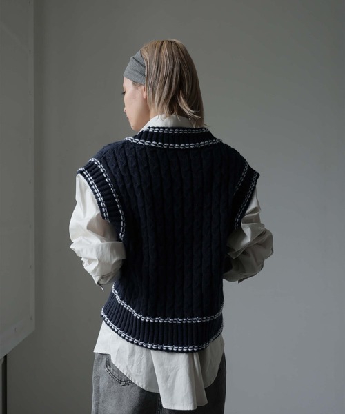 Ulysses（ユリシス）の「ステッチケーブルニットベスト（ベスト・レディース・ネイビー/グレー・F）」の13枚目の写真