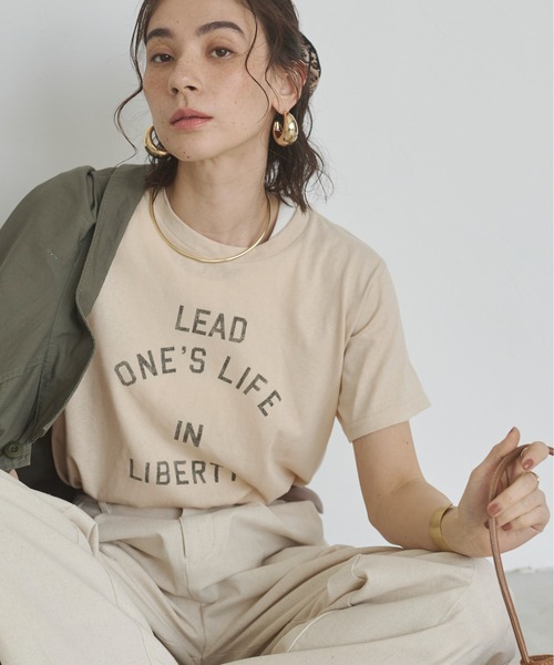 ANGIE(アンジー)の「スラブ天竺 ロゴ プリント Tシャツ(半袖)(Tシャツ/カットソー・レディース・ライトベージュ/チャコールグレー/オフホワイト/ライトピンク・FREE)」の4枚目の写真