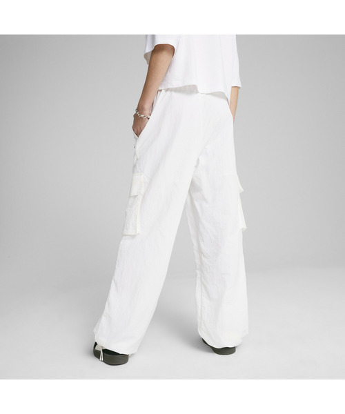 PUMA(プーマ)の「PUMA プーマ ウィメンズ ワードローブ ESS リラックス ウーブン カーゴ パンツ(その他パンツ・レディース・ホワイト/ブラック・X-LARGE/SMALL/LARGE/MEDIUM)」の4枚目の写真