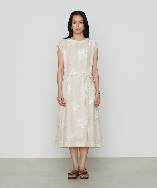 K.T KIYOKO TAKASE(キヨコタカセ)の「フラワージャカード ドレス(ワンピース・レディース・ベージュ・9号/7号)」の3枚目の写真