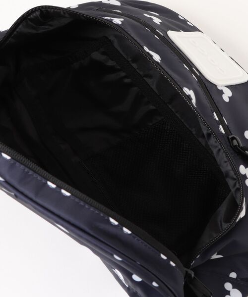 Disney（ディズニー）の「Disney×COCO ワッペン付きヒップバッグ（ボディバッグ/ウエストポーチ・レディース・ブラック/ネイビー・FREE）」の5枚目の写真