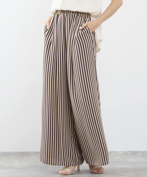 Tiara（ティアラ）の「ストライププリントタックワイドパンツ（その他パンツ・レディース・ホワイト/ベージュ・FREE）」の2枚目の写真