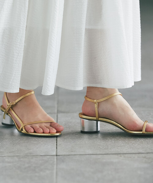 La boutique BonBon（ラブティックボンボン）の「メタリックヒールサンダル（サンダル・レディース・ブラック/ゴールド・23cm/23.5cm/24cm/24.5cm）」の10枚目の写真