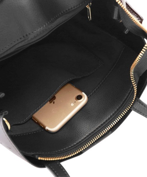 Legato Largo（レガートラルゴ）の「Legato Largo 軽量ボンディングPU 2WAYトートバッグ LH-P0002（トートバッグ・レディース・テラコッタ/キャメル/ベージュ/イエロー/グレー系その他/ライトベージュ/ブラック/アイボリー/オリーブ/ブルー・FREE）」の13枚目の写真