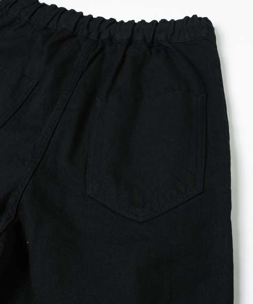 CULLNI(クルニ)の「2TUCK DRAWSTRING SHORT PANTS(デニムパンツ・メンズ・ダークインディゴブルー/アイボリー/ブラック・1/2)」の12枚目の写真