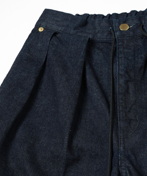 CULLNI(クルニ)の「2TUCK DRAWSTRING SHORT PANTS(デニムパンツ・メンズ・ダークインディゴブルー/アイボリー/ブラック・1/2)」の15枚目の写真