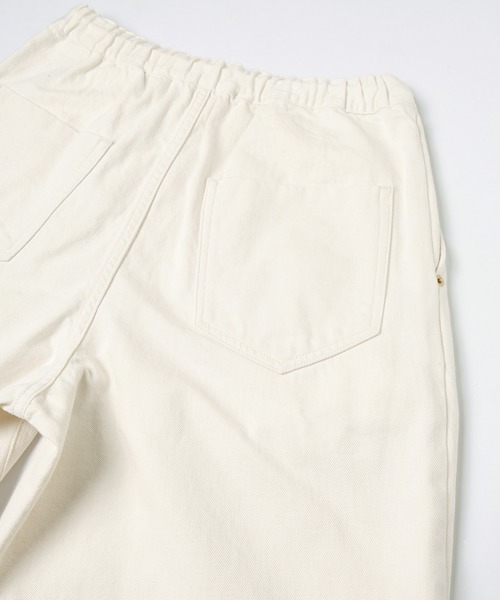 CULLNI(クルニ)の「2TUCK DRAWSTRING SHORT PANTS(デニムパンツ・メンズ・ダークインディゴブルー/アイボリー/ブラック・1/2)」の7枚目の写真