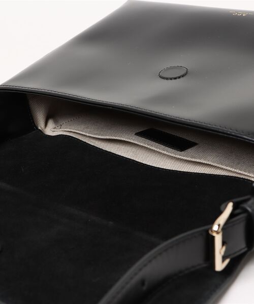 A.P.C.(アーペーセー)の「SAC VIRGINIE FLAP(ショルダーバッグ・レディース・ブラック/ブラウン系その他・ONESIZE)」の4枚目の写真