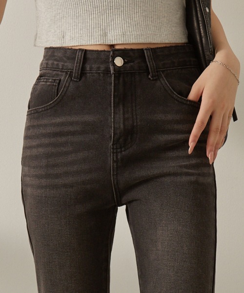 NuNuNa(ヌヌナ)の「【NuNuNa】ヴィンテージ加工カットオフダメージフレアデニムパンツ(デニムパンツ・レディース・ブラック/インディゴブルー/サックスブルー・XL/L/M/S)」の18枚目の写真