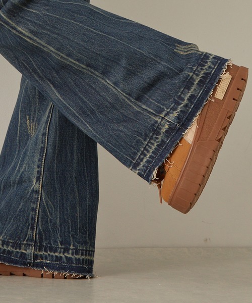 NuNuNa(ヌヌナ)の「【NuNuNa】ヴィンテージ加工カットオフダメージフレアデニムパンツ(デニムパンツ・レディース・ブラック/インディゴブルー/サックスブルー・XL/L/M/S)」の9枚目の写真