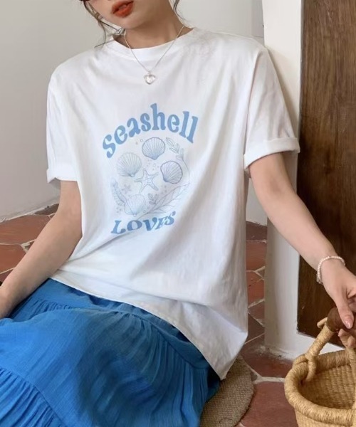 LAC-VERT(ラック・ヴェール)の「シェルイラストTシャツ(Tシャツ/カットソー・レディース・グレー/ブルー/ホワイト・FREE)」の1枚目の写真