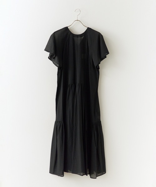 c/est(シーエ)の「c/est/シーエ SERINE ワンピース 秋物 秋服 2026年秋冬(ワンピース・レディース・ブラック/レッド・FREE)」の2枚目の写真