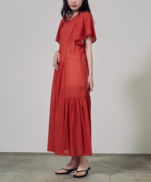 c/est(シーエ)の「c/est/シーエ SERINE ワンピース 秋物 秋服 2026年秋冬(ワンピース・レディース・ブラック/レッド・FREE)」の5枚目の写真