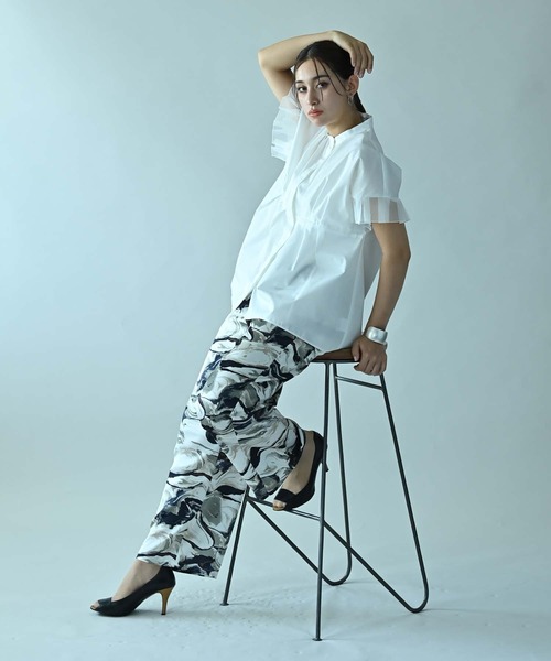 RAW FUDGE(ローファッジ)の「シアープリーツスリーブブラウス(シャツ/ブラウス・レディース・ベージュ/チャコールグレー/オフホワイト・M)」の5枚目の写真