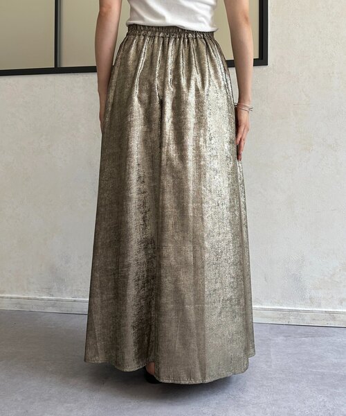Thevon(ゼボン)の「シャイニーサテンロングスカート(スカート・レディース・ゴールド/ブラック・FREE)」の18枚目の写真