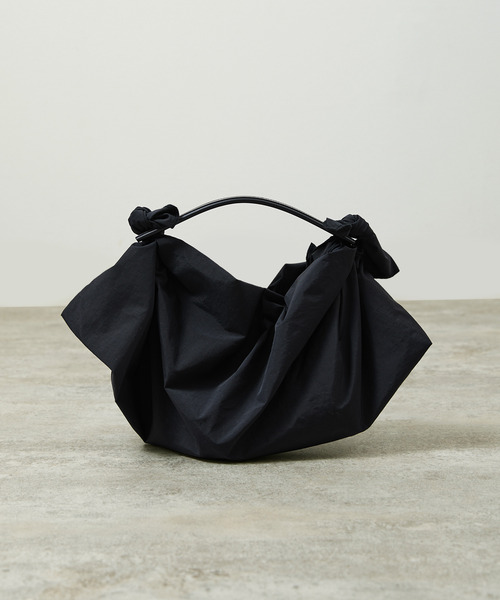 And A(アンドエー)の「ITTI イッチ / HERRIE FUROSHIKI ONE HANDLE BAG - S /RF-LC ヘリーナイロン風呂敷レザーワンハンドルバッグ / ITTI-BAG-151-RFLC(トートバッグ・メンズ・ブラック/ダークベージュ・FREE)」の12枚目の写真