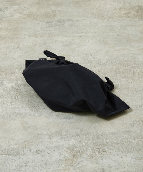 And A(アンドエー)の「ITTI イッチ / HERRIE FUROSHIKI ONE HANDLE BAG - S /RF-LC ヘリーナイロン風呂敷レザーワンハンドルバッグ / ITTI-BAG-151-RFLC(トートバッグ・メンズ・ブラック/ダークベージュ・FREE)」の14枚目の写真