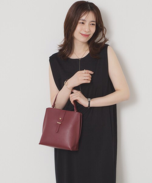 ITS'DEMO（イッツデモ）の「【2WAY】ベルト飾りミニショルダー（ショルダーバッグ・レディース・ダークグレー/ボルドー/ブラック/ブラウン系その他・00）」の11枚目の写真