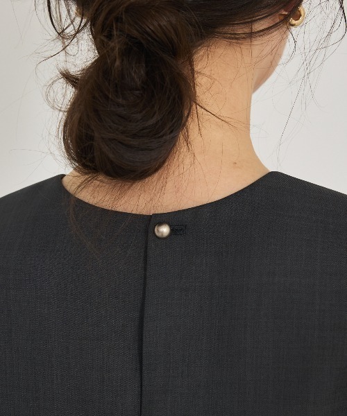 qualite(カリテ)の「【セットアップ対応】ウールライクジレ/ノースリーブトップス(タンクトップ・レディース・ベージュ/チャコールグレー・フリー)」の7枚目の写真