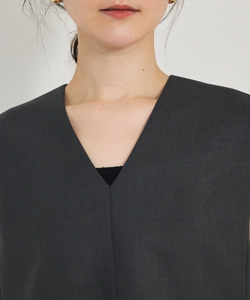 qualite(カリテ)の「【セットアップ対応】ウールライクジレ/ノースリーブトップス(タンクトップ・レディース・ベージュ/チャコールグレー・フリー)」の8枚目の写真