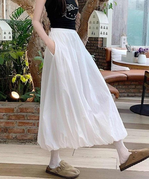 maison de LATIR(メゾンドラティール)の「軽やかな夏服。バルーンイージーケアスカート(スカート・レディース・グレー/ブラック/ホワイト・FREE)」の1枚目の写真