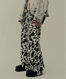 DISCOVERED（ディスカバード）の「COW PRINT PAINTER PANTS（その他パンツ）」