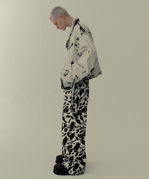 DISCOVERED（ディスカバード）の「COW PRINT PAINTER PANTS（その他パンツ・メンズ・ブラウン/ブラック・2/3/1）」の5枚目の写真