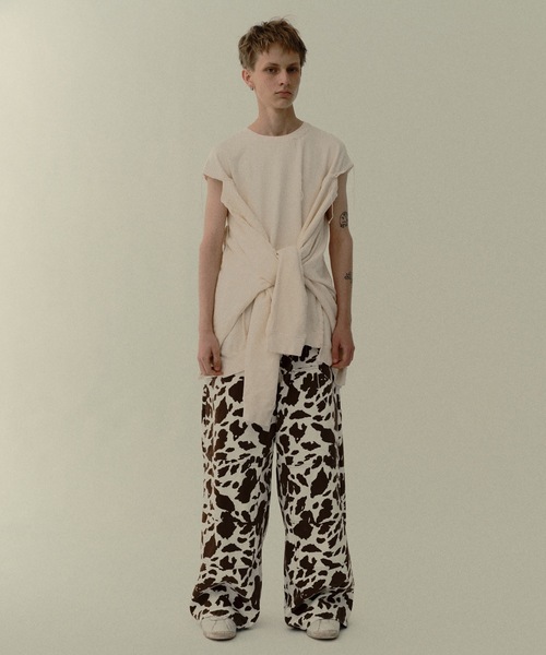DISCOVERED（ディスカバード）の「COW PRINT PAINTER PANTS（その他パンツ・メンズ・ブラウン/ブラック・2/3/1）」の3枚目の写真