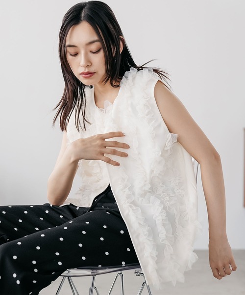 mili an deni(ミリアンデニ)の「チュールフリルベスト(ベスト・レディース・ブラック/ホワイト・M)」の2枚目の写真