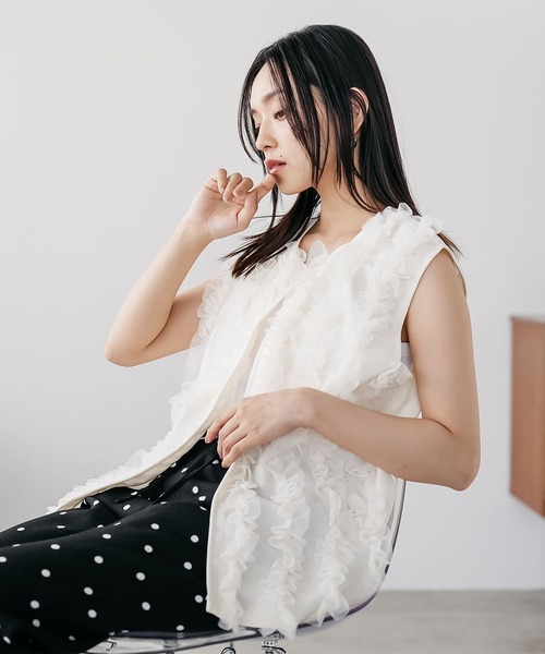 mili an deni(ミリアンデニ)の「チュールフリルベスト(ベスト・レディース・ブラック/ホワイト・M)」の4枚目の写真