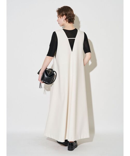 ELENDEEK ディープVネックAラインワンピース 02サイズ　新品未使用 セール】ディープVネックAラインワンピース（ワンピース）｜ELENDEEK