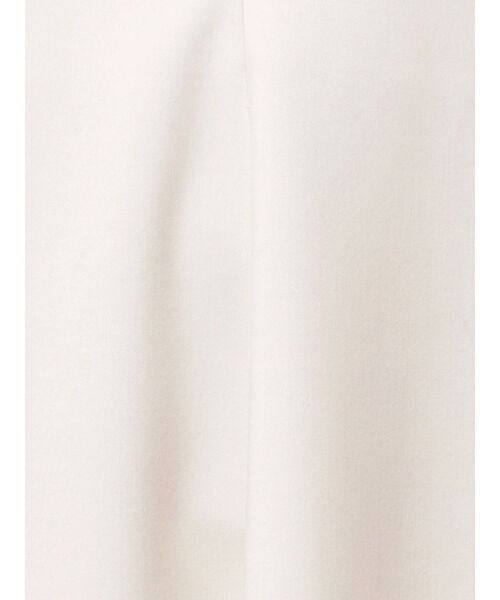 ELENDEEK（エレンディーク）の「ディープVネックAラインワンピース（ワンピース・レディース・オフホワイト/ブラック/グレー・01/02）」の7枚目の写真