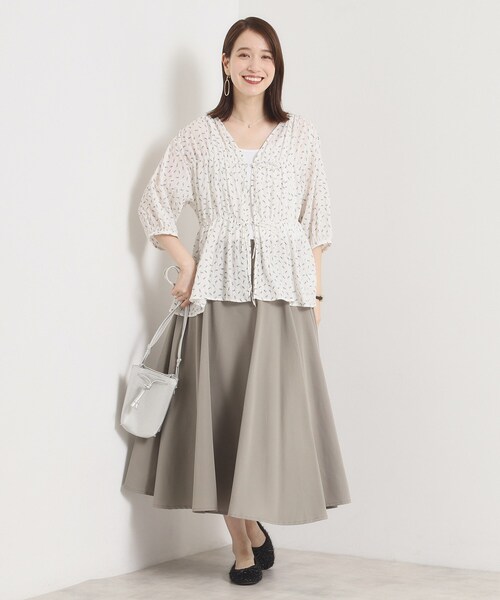 ITS'DEMO（イッツデモ）の「【手洗い可】花柄シャーリング前開きブラウス（シャツ/ブラウス・レディース・ホワイト系3/アイボリー系/ブラック系・00）」の18枚目の写真