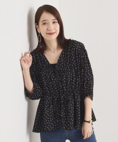 ITS'DEMO（イッツデモ）の「【手洗い可】花柄シャーリング前開きブラウス（シャツ/ブラウス・レディース・ホワイト系3/アイボリー系/ブラック系・00）」の12枚目の写真