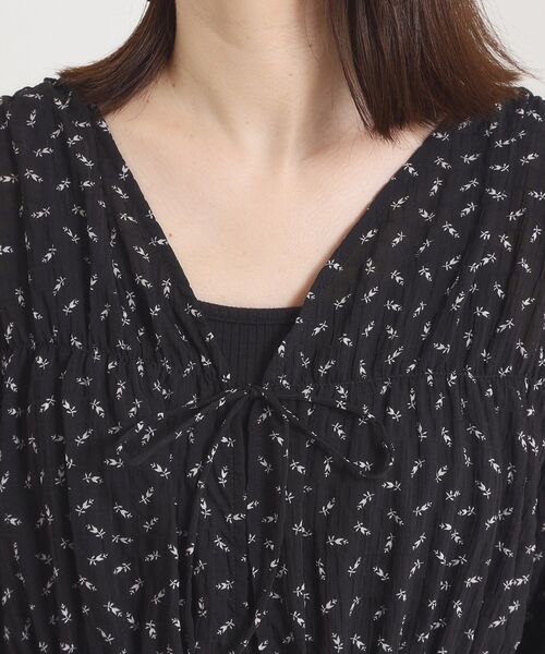 ITS'DEMO（イッツデモ）の「【手洗い可】花柄シャーリング前開きブラウス（シャツ/ブラウス・レディース・ホワイト系3/アイボリー系/ブラック系・00）」の7枚目の写真
