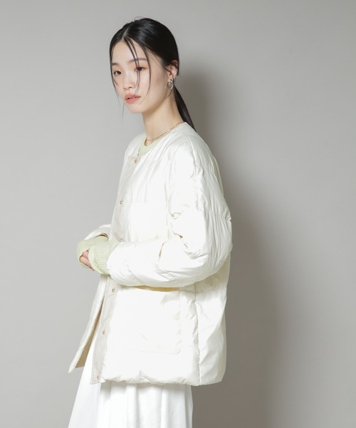 NANO universe(ナノユニバース)の「撥水加工ライトダウン リバーシブルノーカラージャケット(ダウンジャケット/コート・レディース・ブラック/オリーブ/アイボリー・S/M)」の5枚目の写真